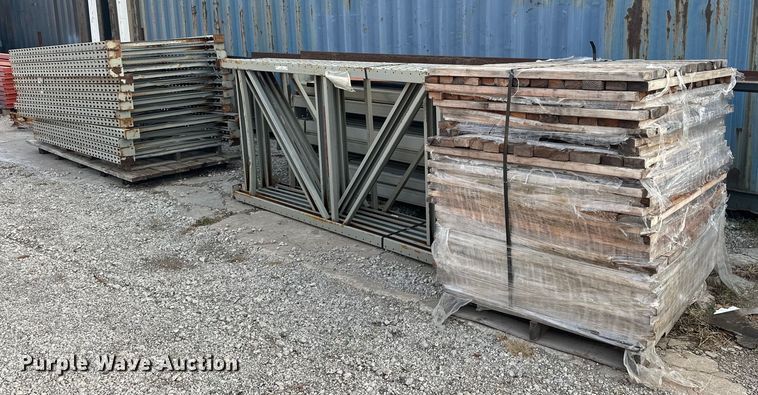 Teardrop pallet racking - EJ5077