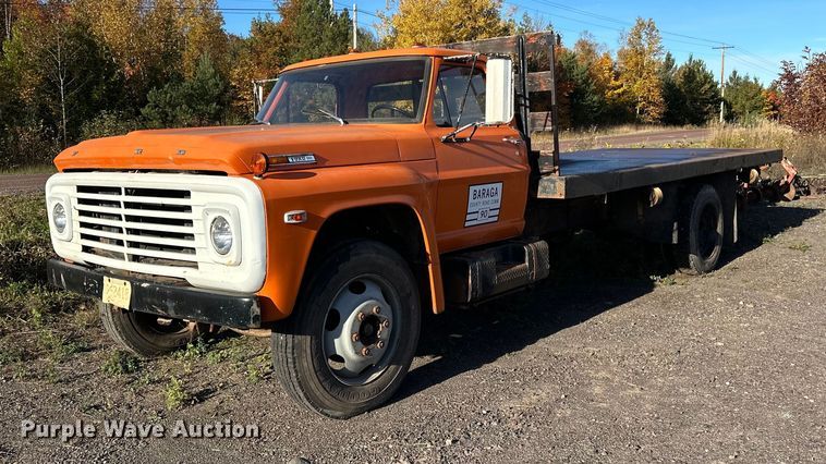 1969 Ford 600 flatbed truck - EN2512