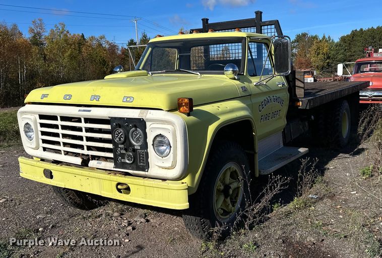1974 Ford F750 flatbed truck - EN2519