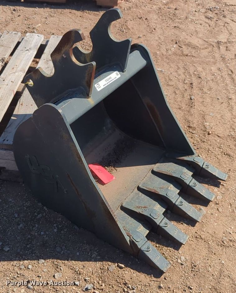 USA Attachments MI EB - 624 bucket - EQ2405