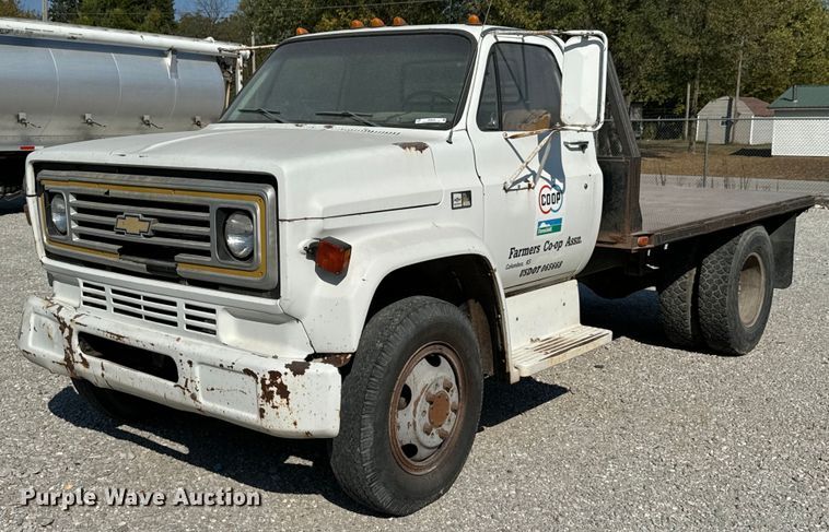 1989 Chevrolet C60 flatbed truck - JE9348