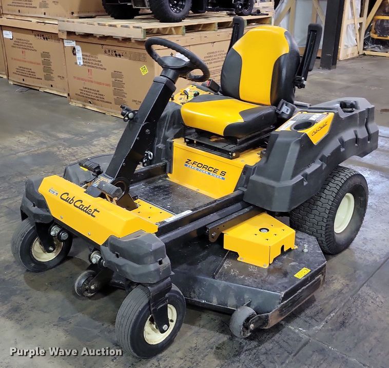 2016 Cub Cadet Z-Force S lawn mower - OH9296