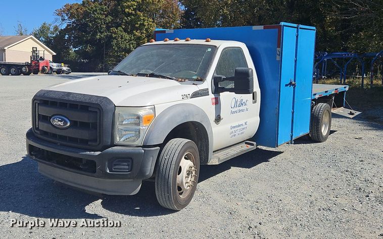2011 Ford F550 truck cab and chassis - OJ9894
