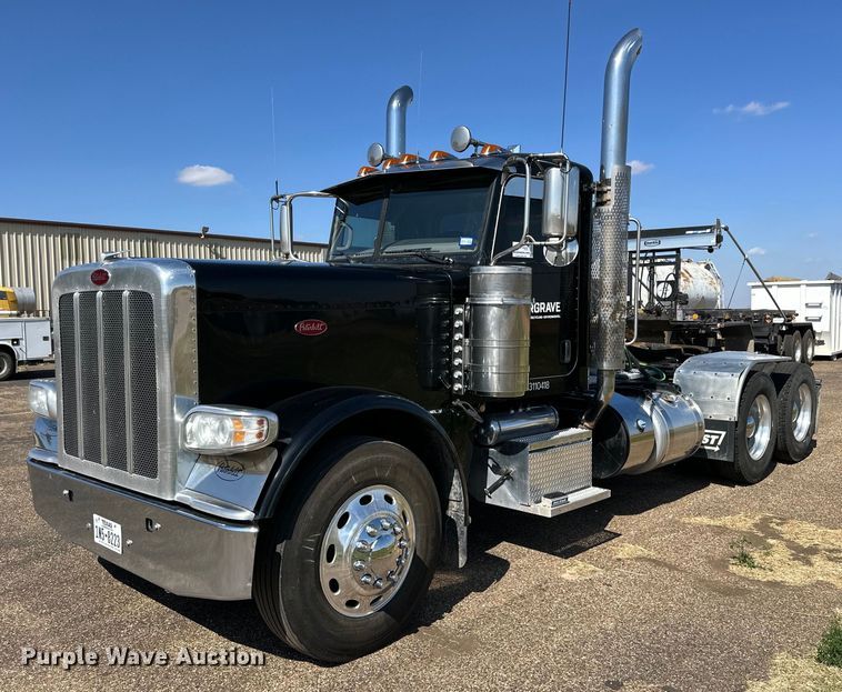 2018 Peterbilt 389 semi truck - DD3422