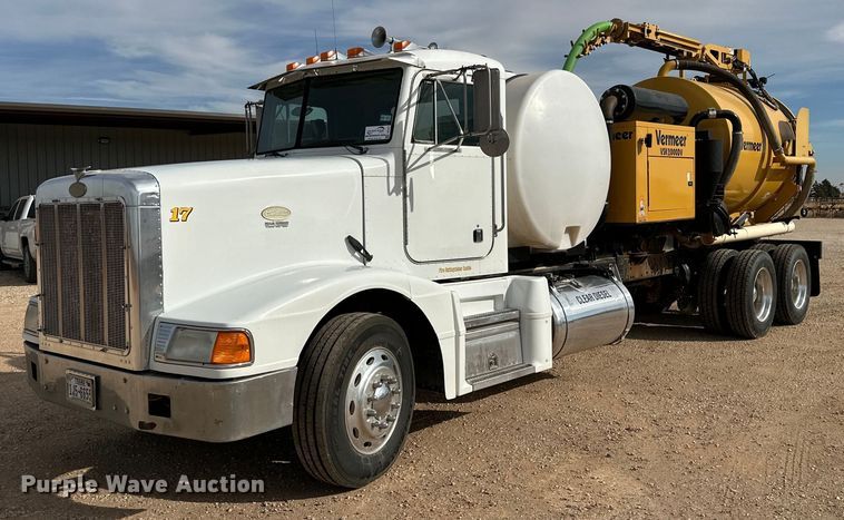 1995 Peterbilt 377 hydrovac truck - DD3431