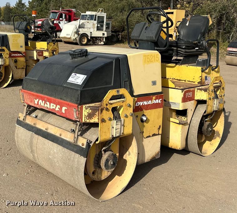 2005 Dynapac  CC122 double drum vibratory roller - DN0816