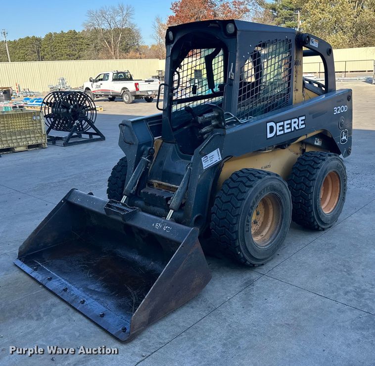 2010 John Deere 320D  skid steer loader - DN0829