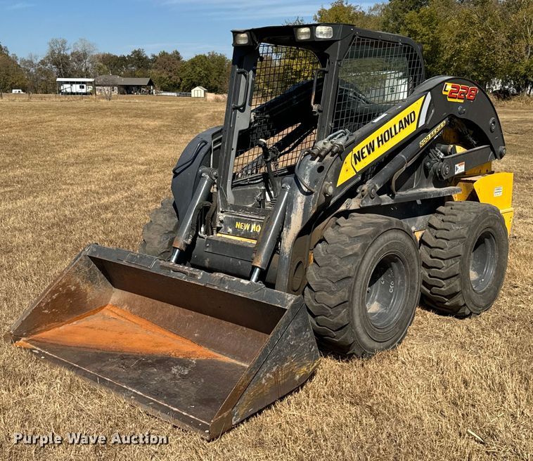 2018 New Holland L228 skid steer loader - DU9461