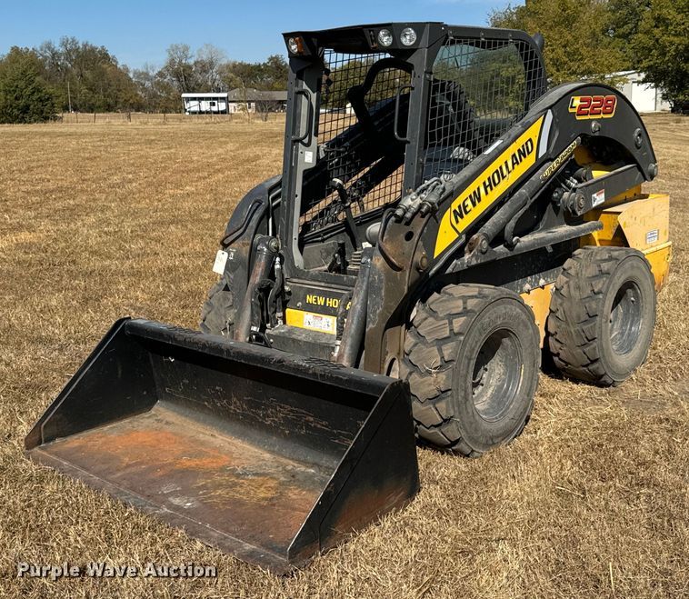 2019 New Holland L228 skid steer loader - DU9462