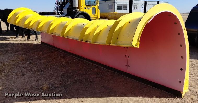 Henke 20' W snow plow - DV6519