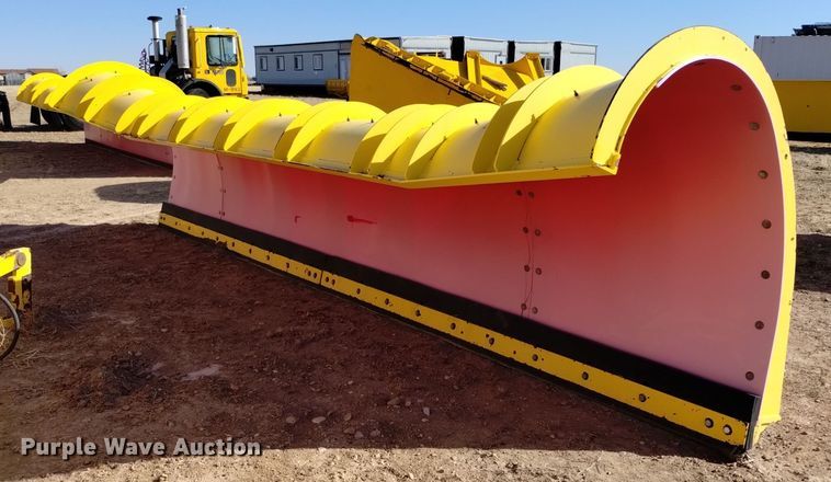 Henke 20' W snow plow - DV6520