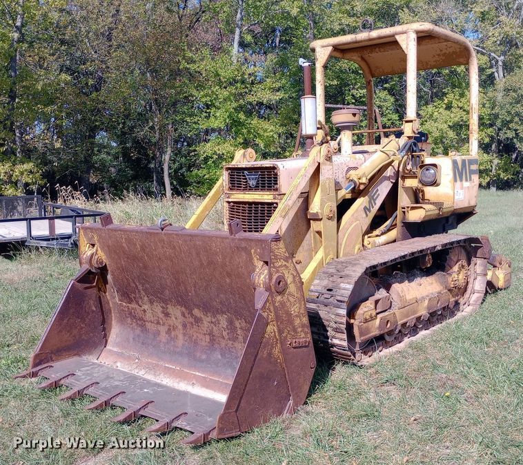 Massey Ferguson 300 track loader - DW0802