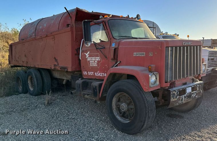 1979 GMC Brigadier dump truck - DW2302