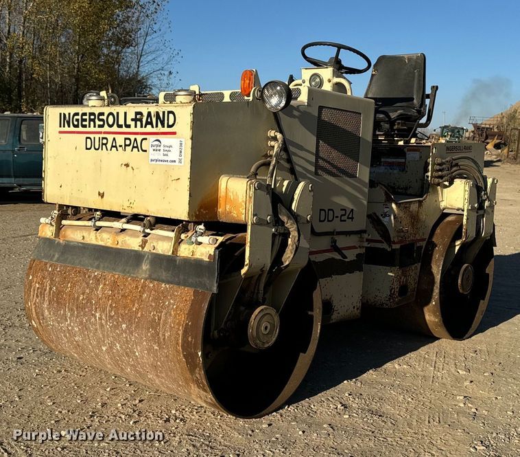 1995 Ingersoll Rand DD24 double drum vibratory roller - DW2307