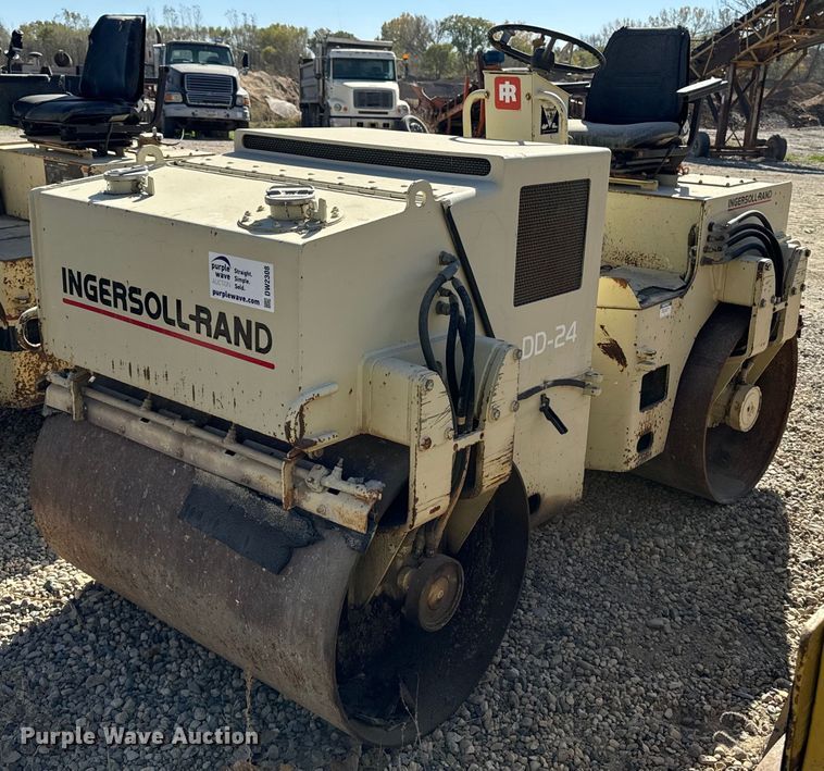 1994 Ingersoll Rand DD24 double drum vibratory roller - DW2308