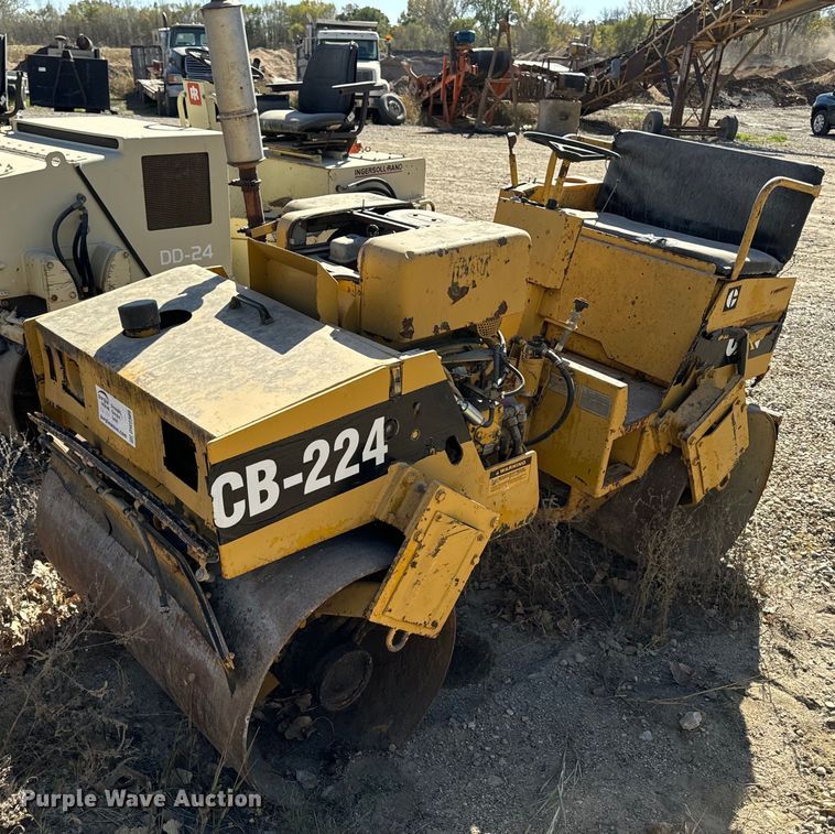 1987 Caterpillar CB-224 double drum vibratory roller - DW2309