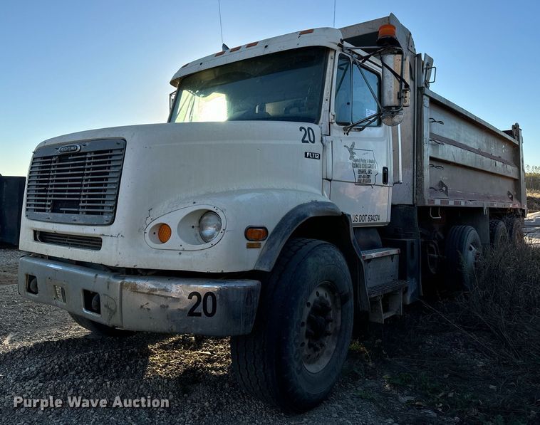2000 Freightliner FL112 dump truck - DW2312