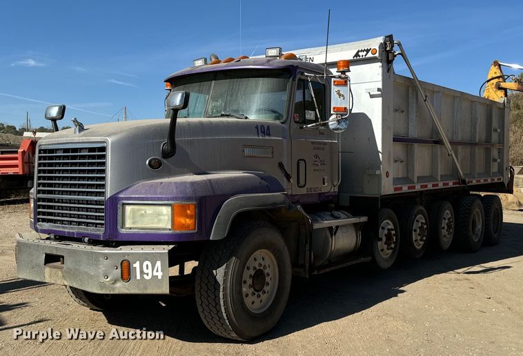 1994 Mack CL713 Granite Series dump truck - DW2320