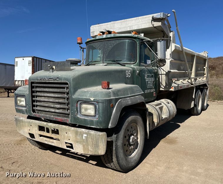 1994 Mack RD688S dump truck - DW2325
