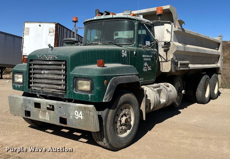 1994 Mack RD688S dump truck - DW2326