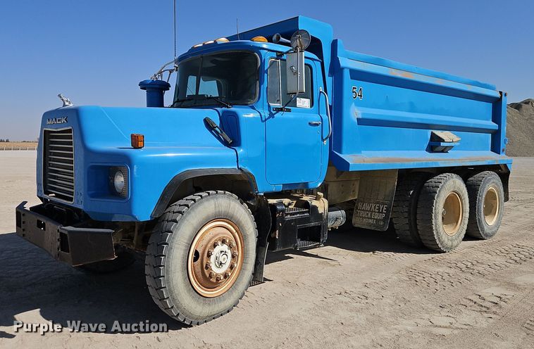 2003 Mack DM688SX dump truck - DW2344