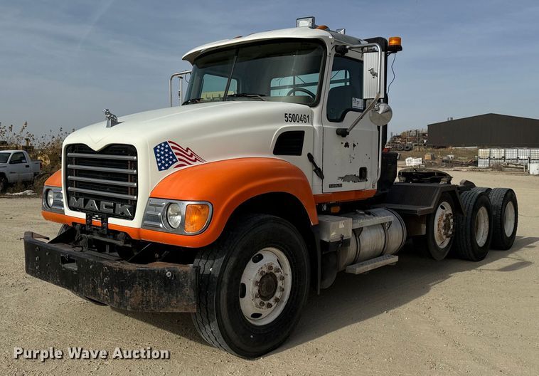 2004 Mack CV713 semi truck - DW2347