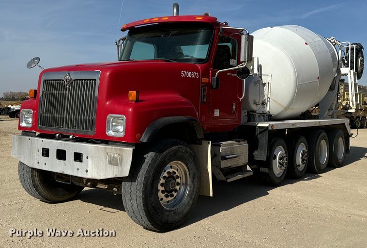 2006 International Paystar 5500i ready mix truck - DW2352