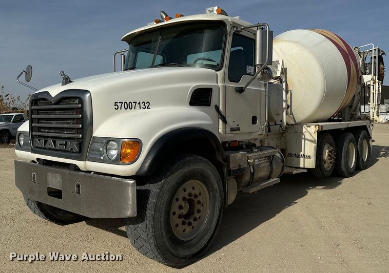 2007 Mack CV513 ready mix truck - DW2353