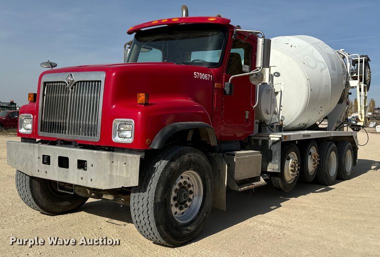 2006 International Paystar 5500i ready mix truck - DW2355