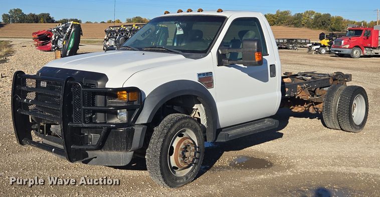 2010 Ford F550 Super Duty XL truck cab and chassis - EE7838