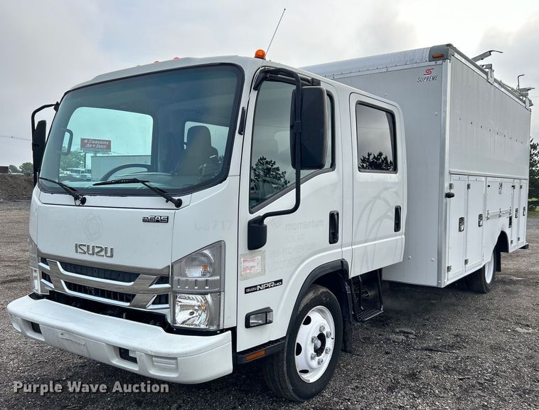 2017 Isuzu NPR HD Crew Cab utility / service truck - EG1594
