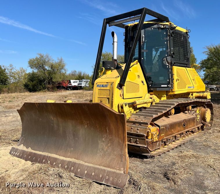 2011 Komatsu  D51EX- 22 dozer - EG2182