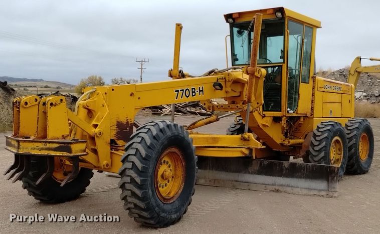1988 John Deere 770BH motor grader - EG9914