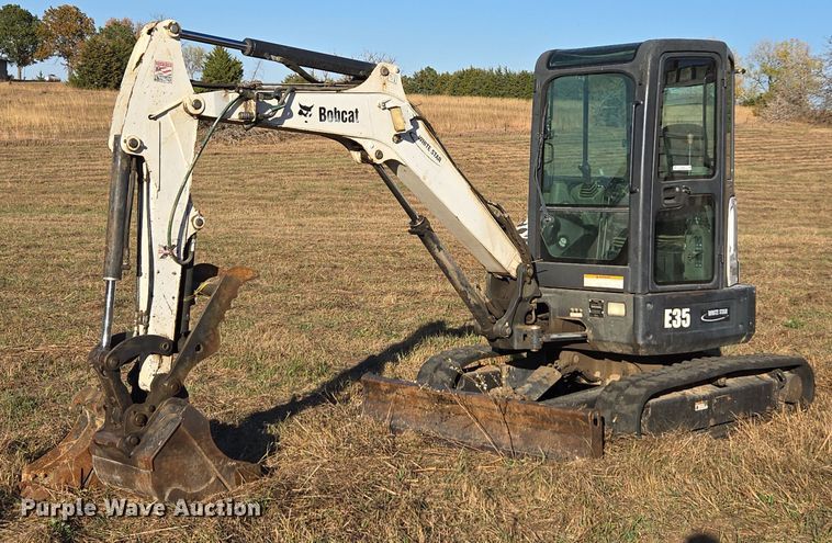 2011 Bobcat E35 mini excavator - EI4063