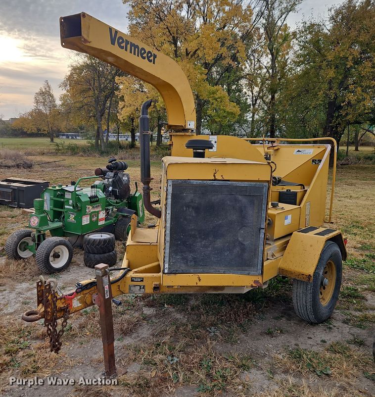 2000 Vermeer BC1230A wood chipper - EI8504