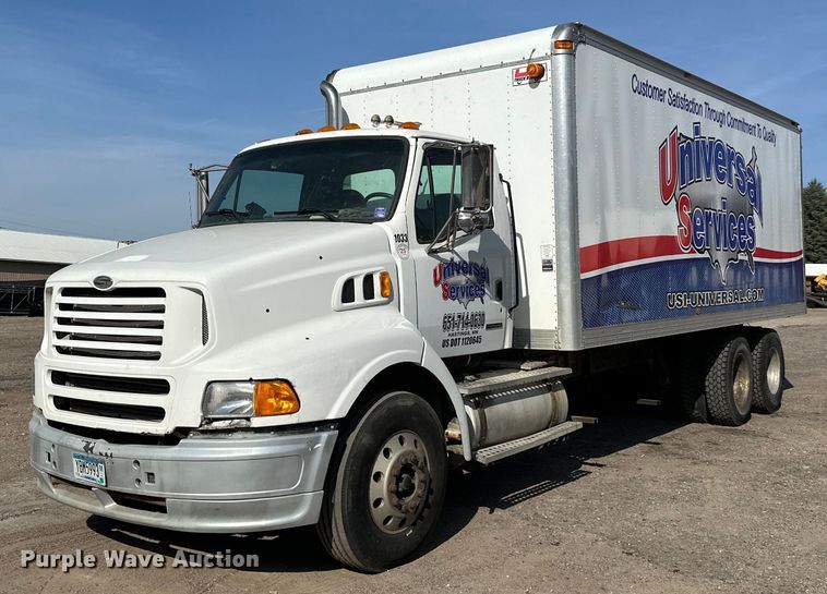 2000 Sterling TR A9500 box truck - EN2536