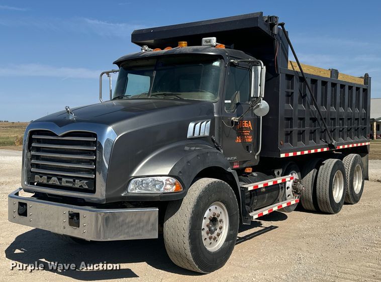 2008 Mack GU813 dump truck - JE9338