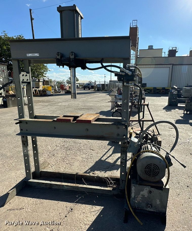 Hydraulic press - NQ9043