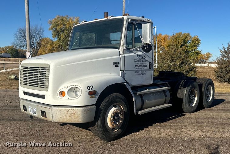1999 Freightliner FL112 semi truck - DV2843