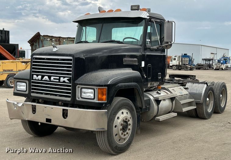 1994 Mack CH600 semi truck - EK3600