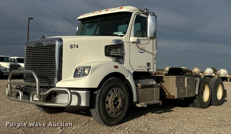 2013 Freightliner  Coronado SD 122  semi truck - MS9875
