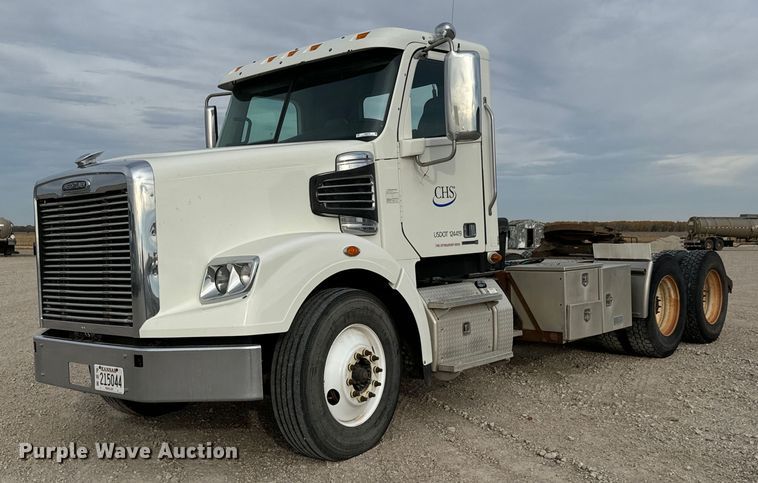 2013 Freightliner  Coronado SD 122 semi truck - MS9876