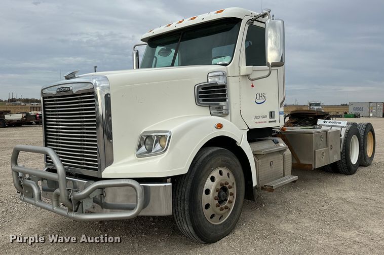 2013 Freightliner  Coronado SD 122 semi truck - MS9879