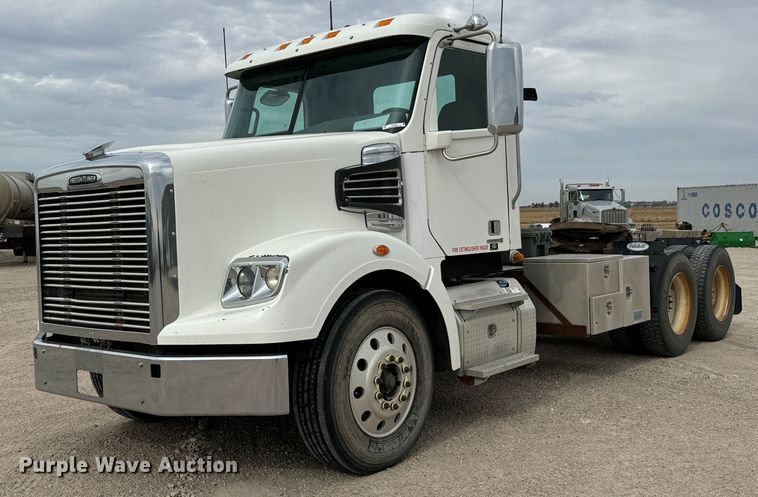 2013 Freightliner  Coronado SD 122 semi truck - MS9881