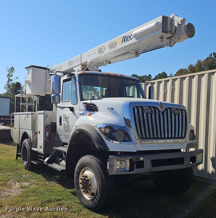 2012 International  7500 bucket truck - OJ9896
