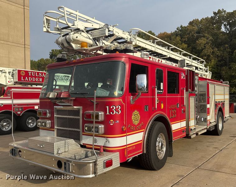 2000 Pierce Telesquirt ladder fire truck - DO7600