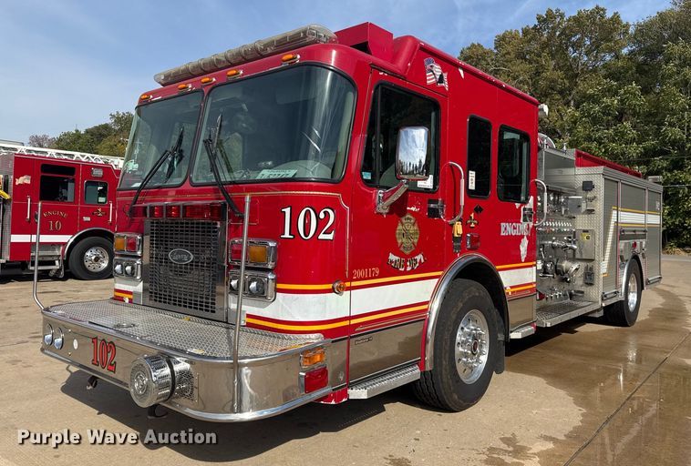 2001 Spartan pumper fire truck - DO7604
