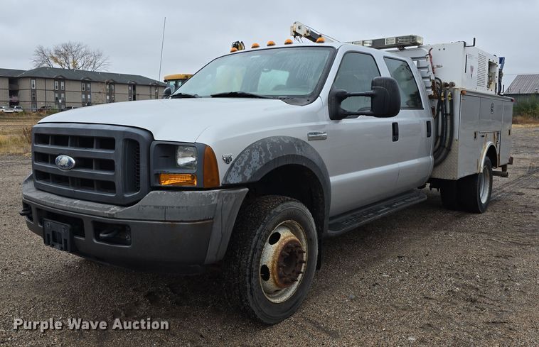 2005 Ford F450 Super Duty XL Crew Cab utility / service truck - DW3935