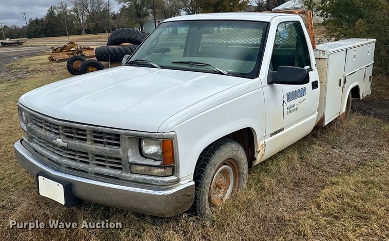 1998 Chevrolet C2500 utility bed pickup truck - DX3749
