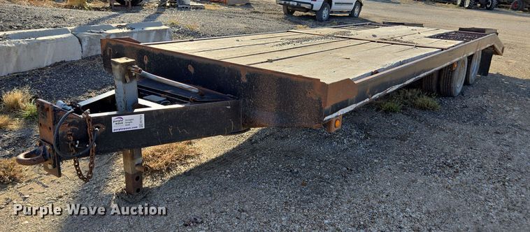 1982 Towmaster equipment trailer - EE7919